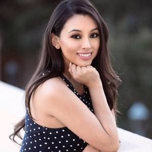 Meet your Posher, Desiree